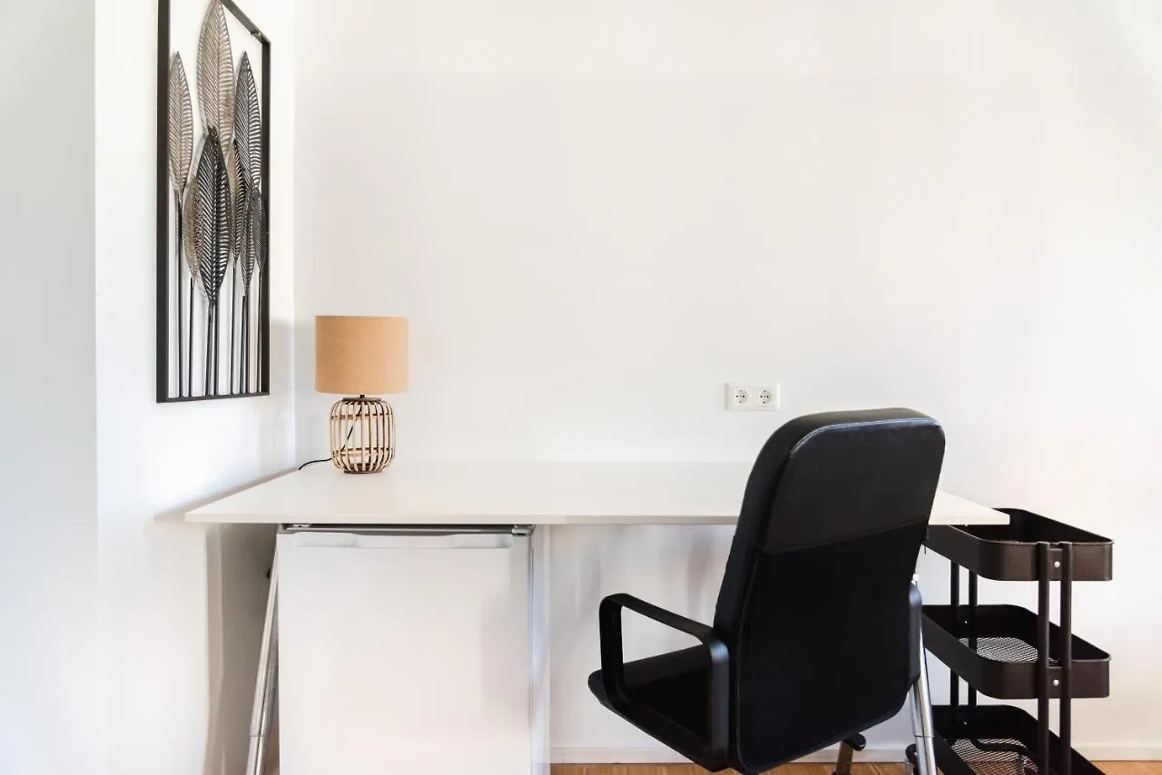 Hybrid Work-Play Retreat - 2Br, 1B Central Kreuzberg Berlino 0*,