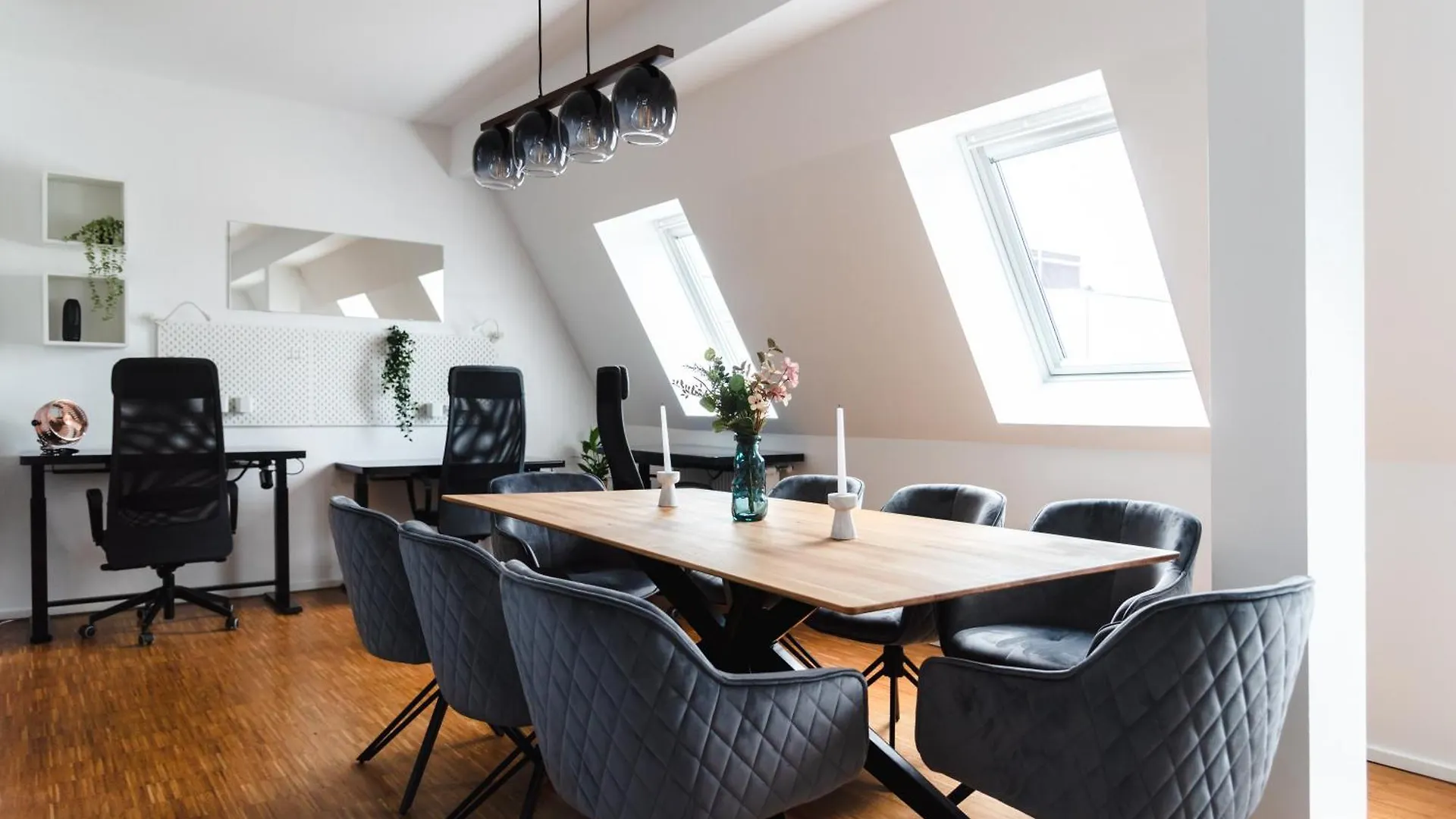 Appartamento Hybrid Work-Play Retreat - 2Br, 1B Central Kreuzberg Berlino Germania