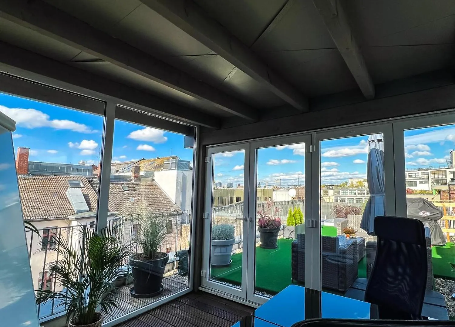 Hybrid Work-Play Retreat - 2Br, 1B Central Kreuzberg Berlino Appartamento