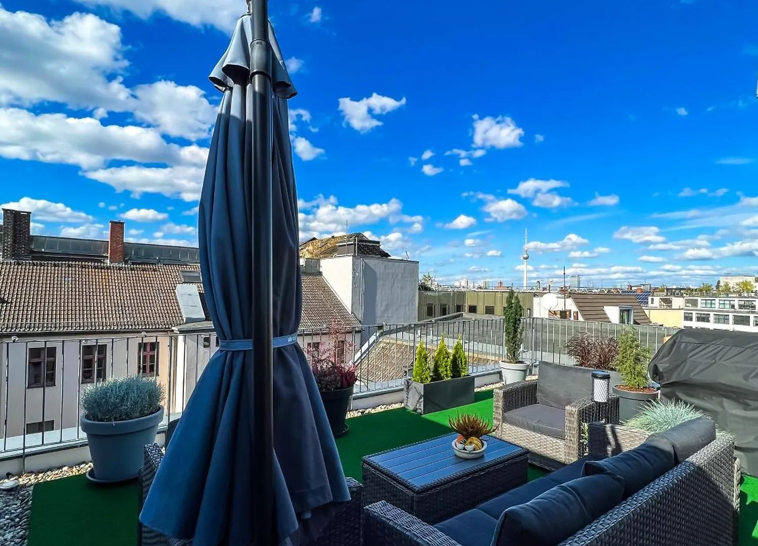 Hybrid Work-Play Retreat - 2Br, 1B Central Kreuzberg Berlino