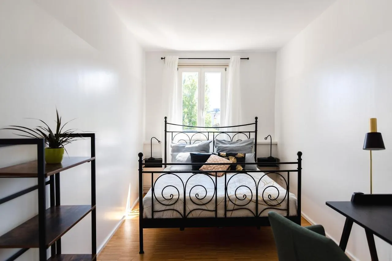 Daire Hybrid Work-Play Retreat - 2Br, 1B Central Kreuzberg Berlin